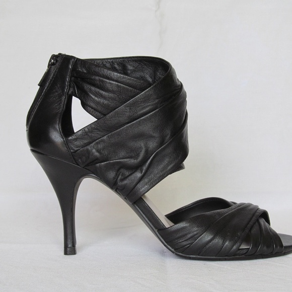 High Heel Sandals - Picture 2 of 6